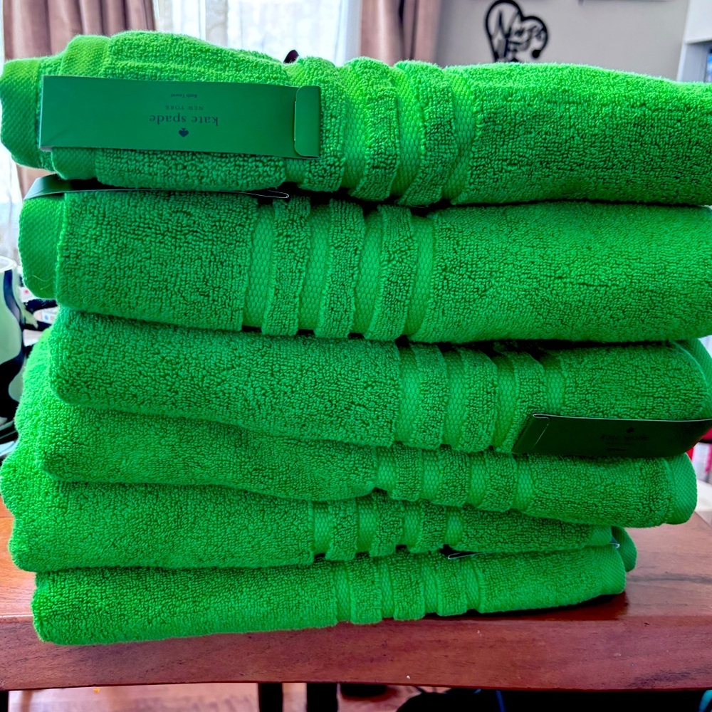 Kate Spade green bath towels 6
